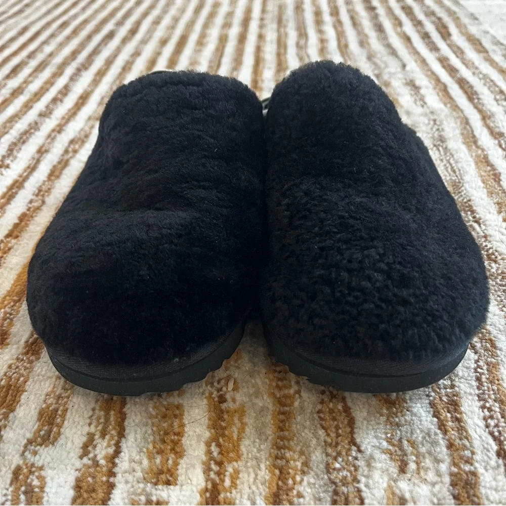 UGG Black Fluff Yeah Clog Plush Slippers (Kids 1-2?)